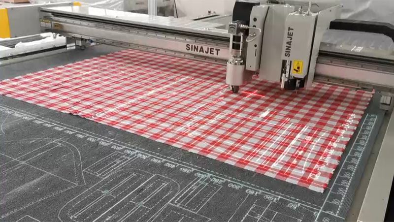 Shirts Cutting with Video Projection System